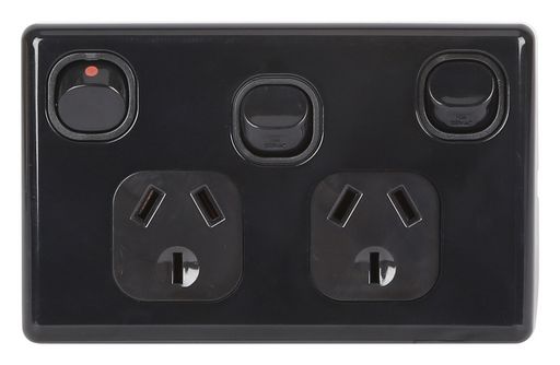 HORIZONTAL WALL POWER OUTLET 10A + SWITCH