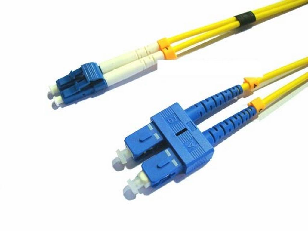 Lc оптика. Оптика LC SC. LC-SC Duplex. LC SC разъемы. 1 MT Single Mode Fiber Optic Cable SC-LC.