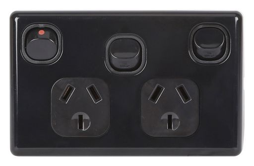 SLIM HORIZONTAL WALL OUTLET 10A + SWITCH